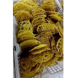 

KERUPUK MIE KUNING MENTAH 1Kg/ TERMURAH