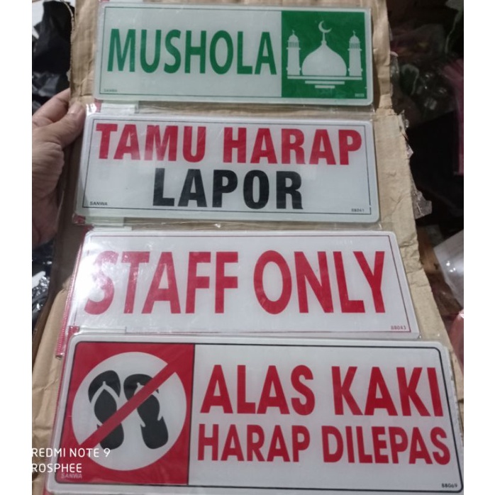 Papan Musholla Papan Tamu Harap Lapor Papan Staff Only Papan Alas Kaki Harap Dilepas Papan Tamu Hara