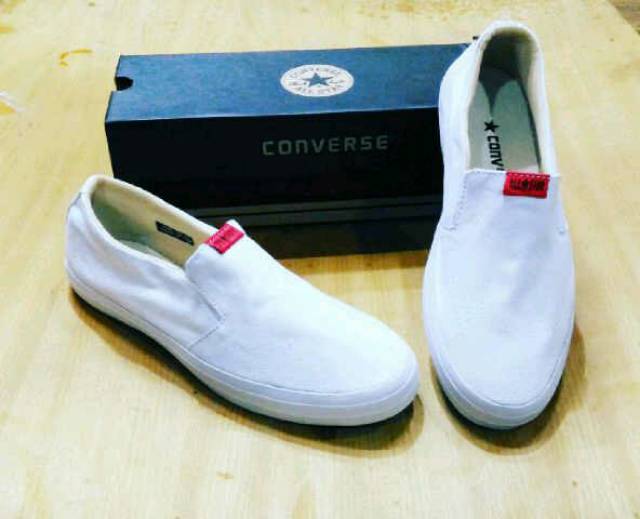 sepatu slip on converse