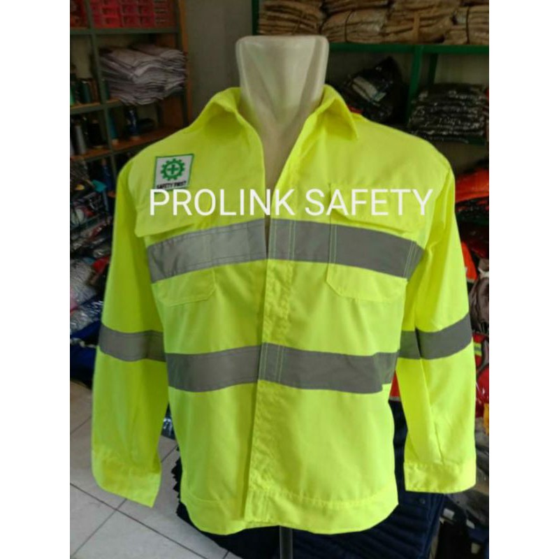 BAJU SAFETY SERAGAM KERJA ATASAN KAIN DRILL KANCING FREE LOGO K3 BENDERA LARIS WARNA STABILO HIJAU