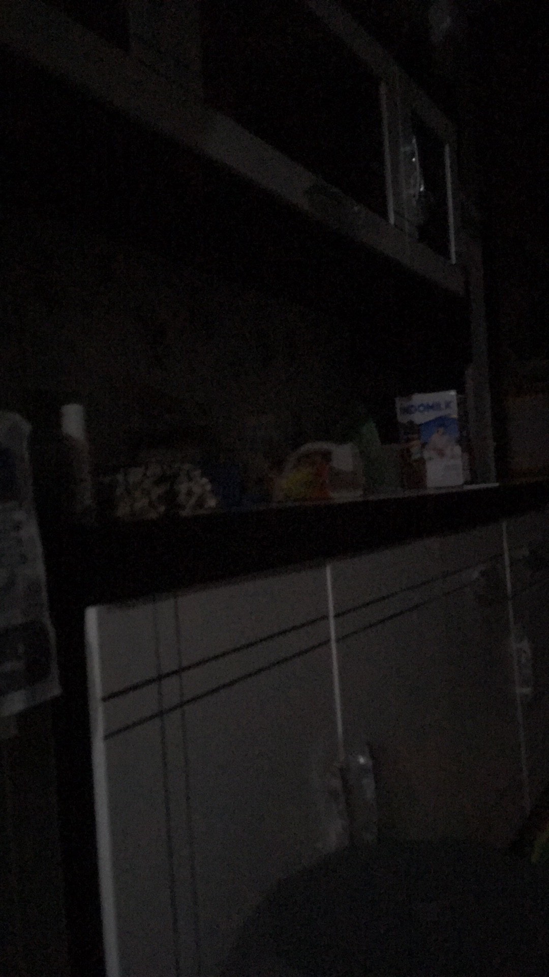 Lemari Dapur 4 Pintu Minimalis Hidrolik (promo Harga)