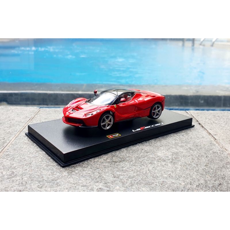 Bburago 1/43 Ferrari Signature Series LaFerrari Red Miniatur Diecast Mobil Mobilan Pajangan