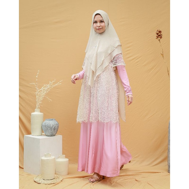 Nigoya Syar'i - Gamis Syari Naurah Chantilly Cream Luxury Lace Series Haji Umroh