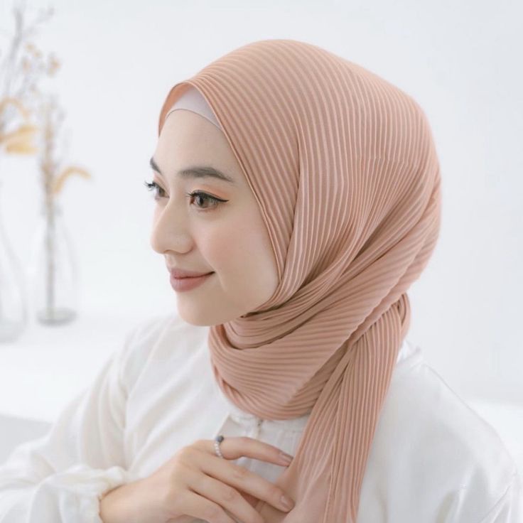 Hijab pashmina plisket perempuan muslimah