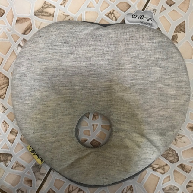 Preloved babymoov bantal bayi