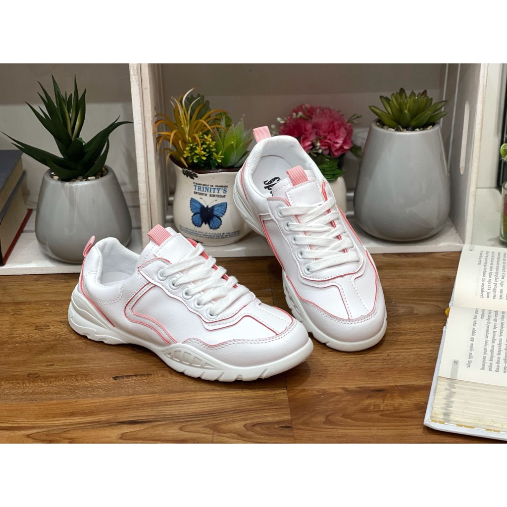 Sepatu Import Putih Wanita Spaletti