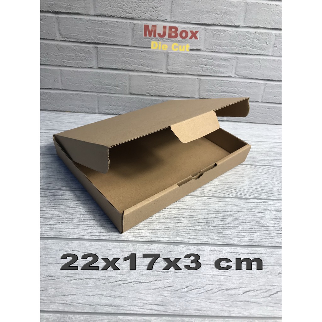 

Kardus uk. 22 x 17 x 3 cm....Die Cut karton box untuk Kotak Aksesoris dll model box pizza