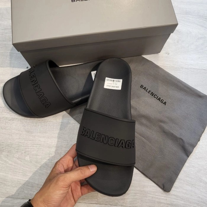 Harga sandal 2024 balenciaga