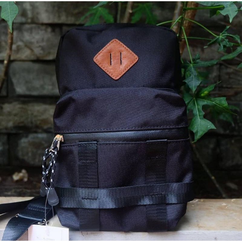 Anello Sun Earth & U Tas Selempang Sling Bag - Black Original