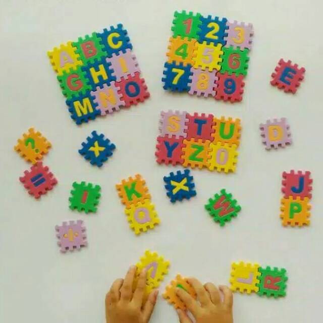 Mainan Edukasi Anak puzzle spon abjad dan angka (3 pcs)