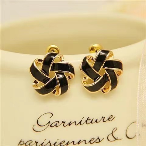 (Hello Girl)E08 Anting Wanita Model Tusuk Permata Gaya Korea Import-E08 Bunga Hitam