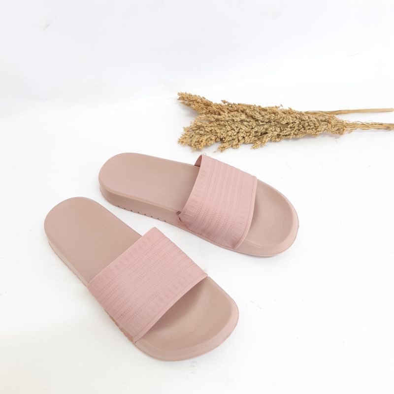 Sandal Selop Slip On Wanita Polos Garis 956/ 211