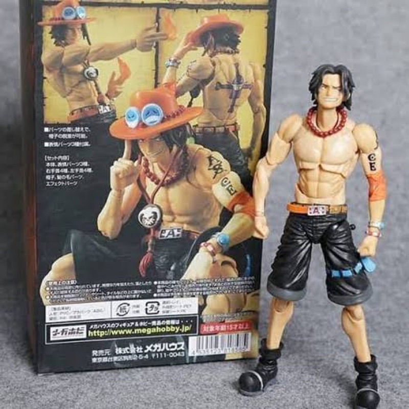 Figur Karakter Bajak Laut dengan Detail Artikulasi