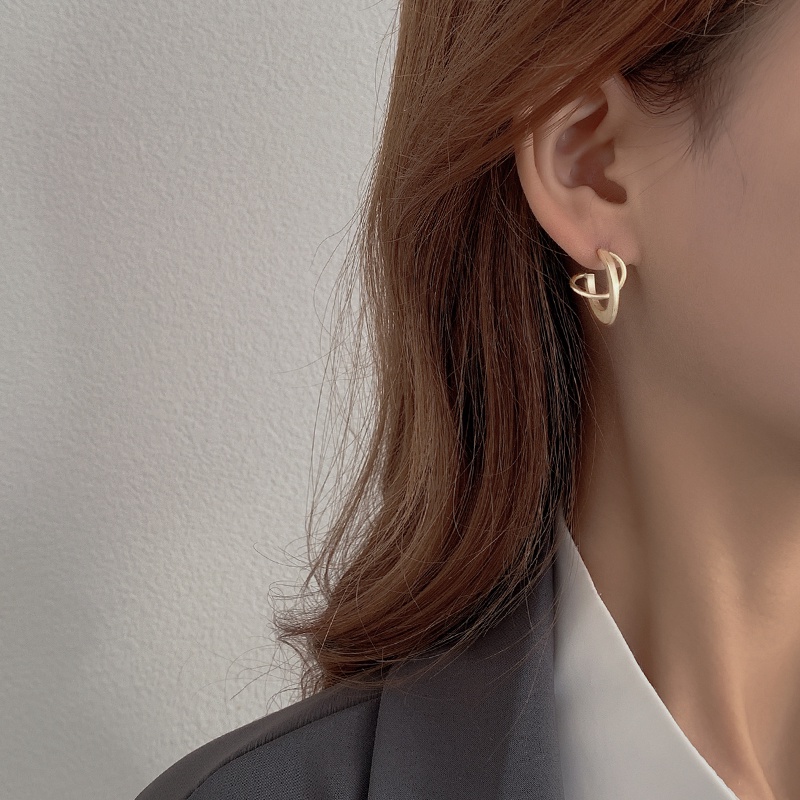 Anting Huruf C Setengah Lingkaran Geometris Untuk Wanita Korea vintage Aksesori Telinga