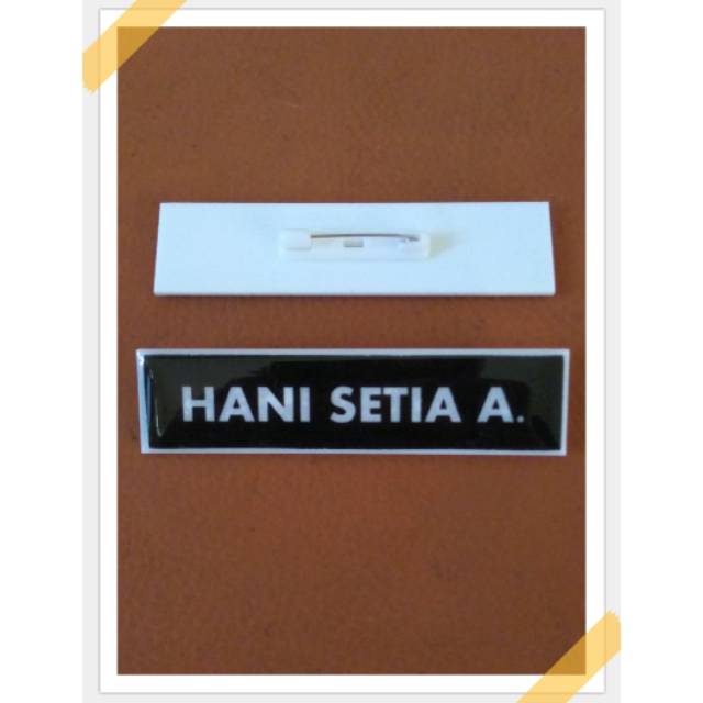 

Nametag resin akrilik peniti