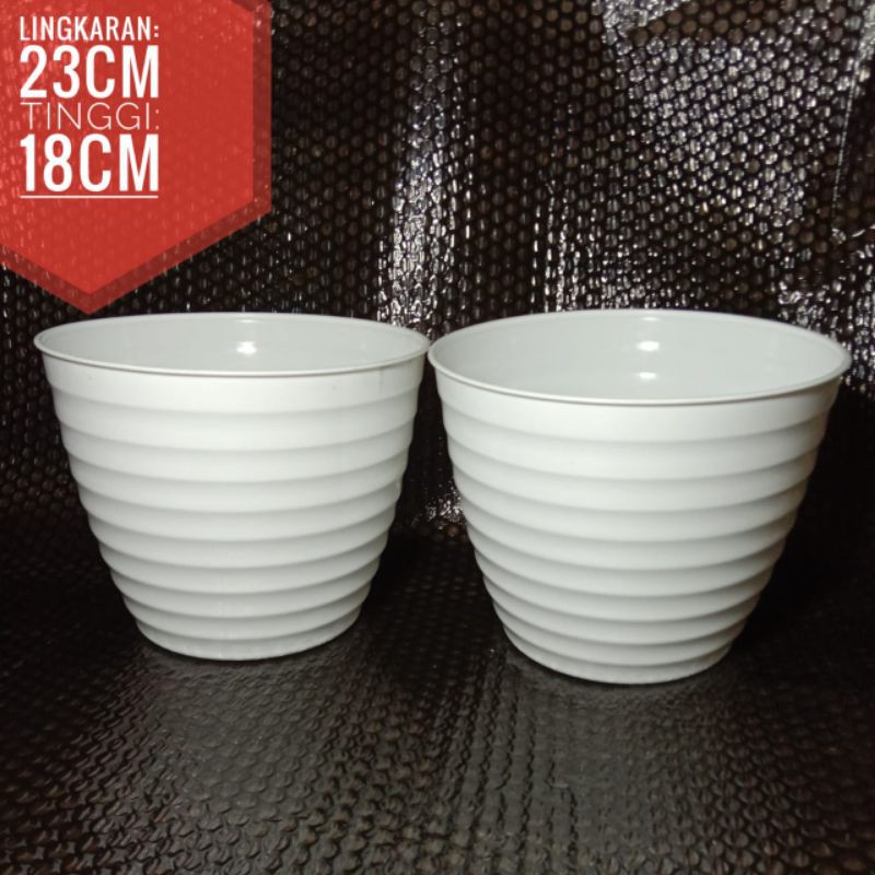 Pot Bunga Plastik Putih Tawon Bulat Tirus / Pirus 20 , 23 Cm