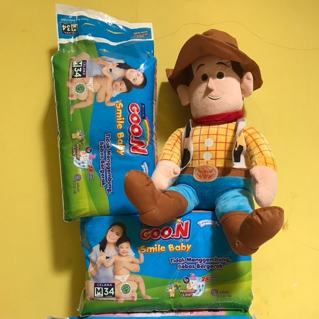 Diapers goon size M34