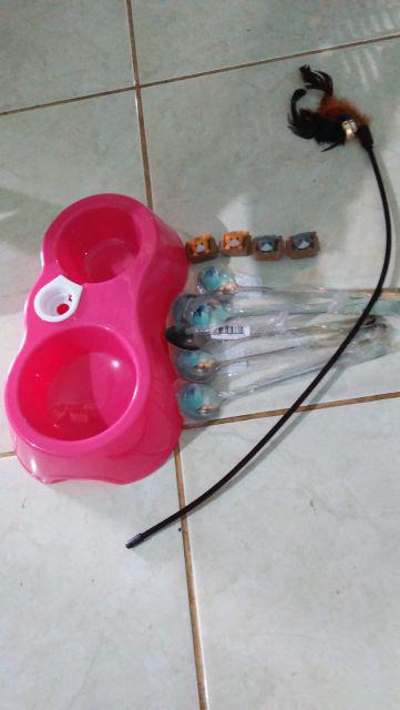 Hewan Anjing Kucing Pasokan Makanan Otomatis Mangkuk Botol Minum Mangkuk Makan