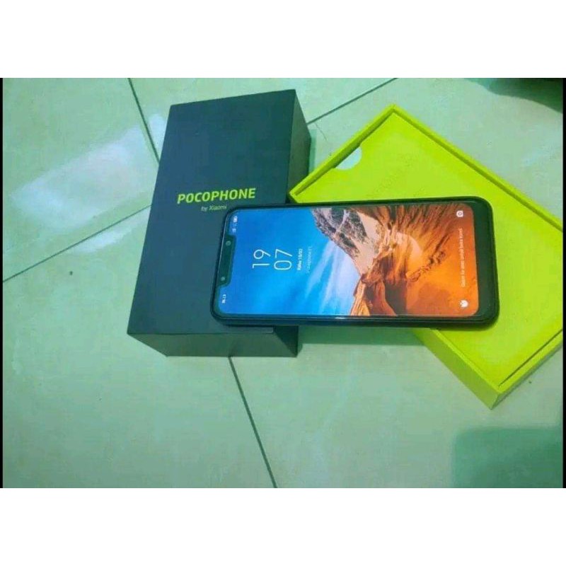 Poco F1 6/128gb No Minus Mulus Fullset Terawat