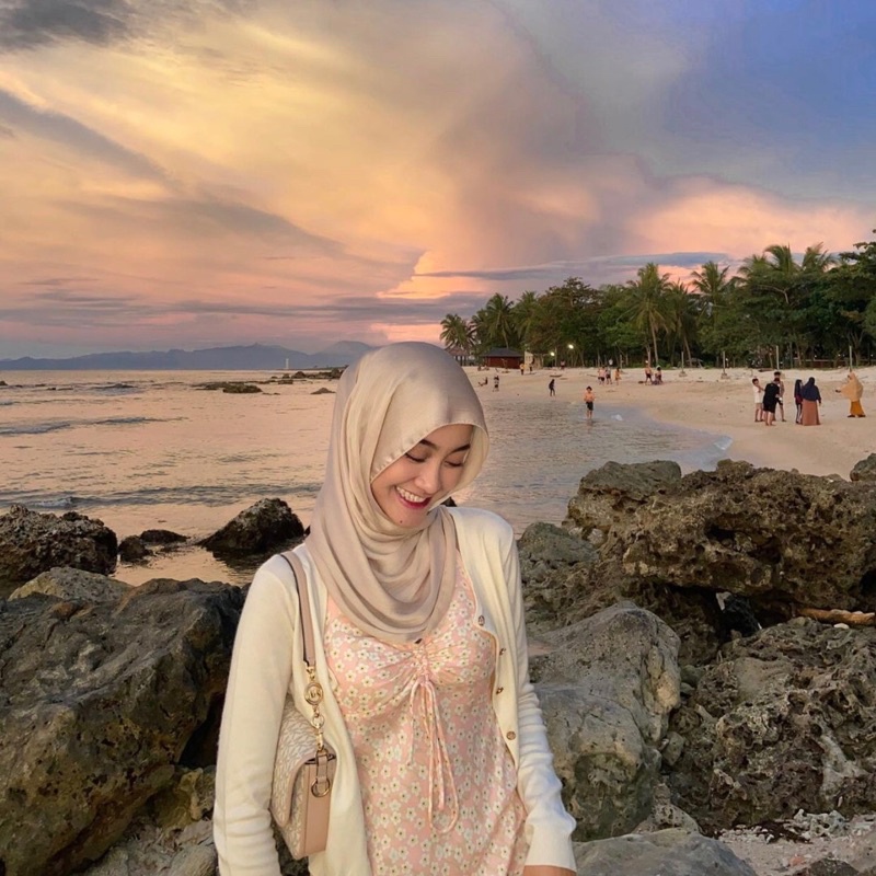 Pashmina Premium Satin Silk Malaysia Textured Crinkle (JAHIT TEPI KECIL SUPER RAPI)-Champagne