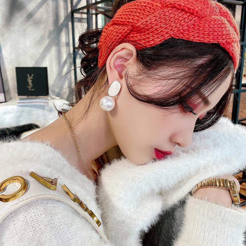 Korea S925 Silver Needle Pearl Earrings Temperamen Net Merah Kepribadian Stud Earrings Wanita Aksesoris