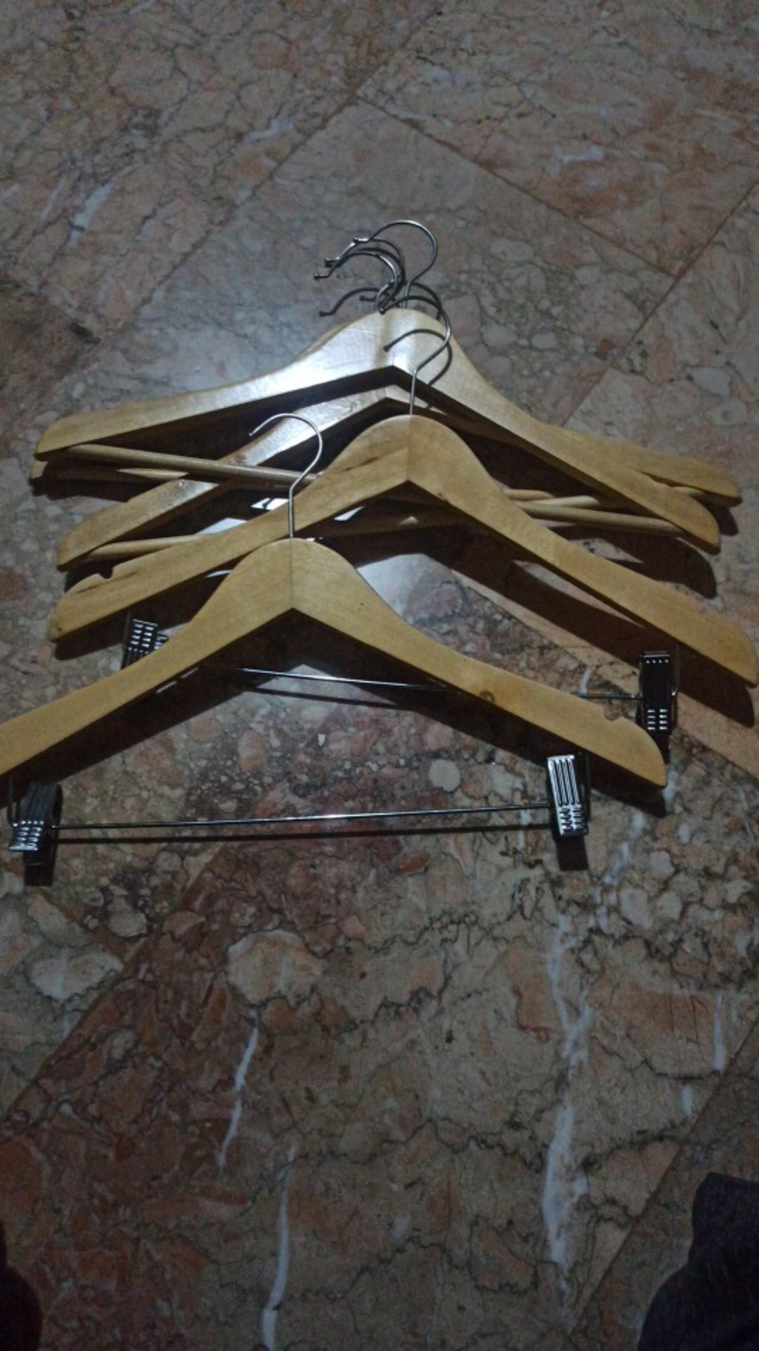 Hanger Kayu Jepit ( Per Pcs )