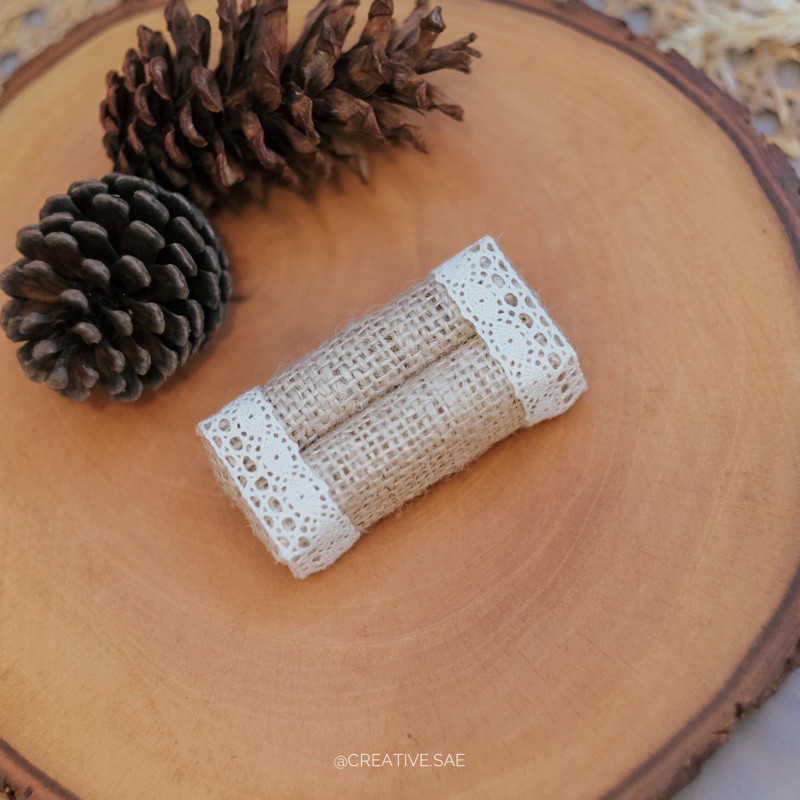 Bantalan tempat cincin kain burlap rustic tali rami renda