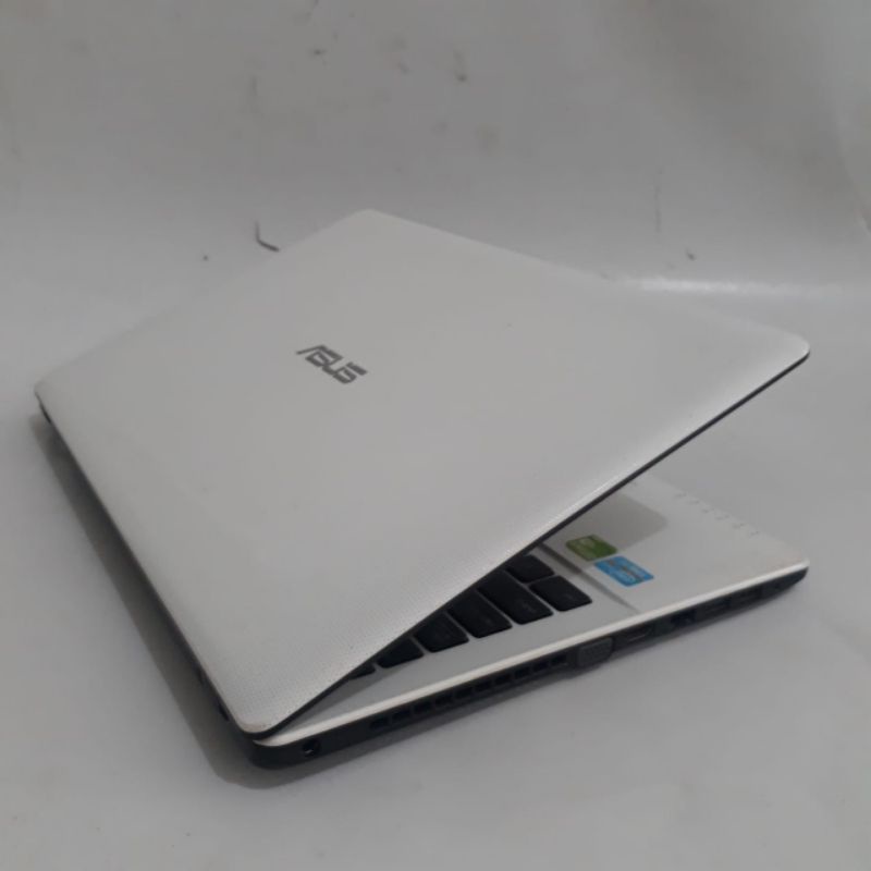 LAPTOP ASUS CORE I5 VGA SSD 256GB RAM 8GB-2