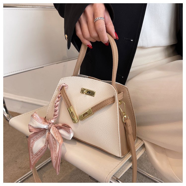 ( 2PC 1KG ) GTBI998878535 New Arrival  !!!  Tas Selempang Wanita Import  Premium Terbaru+SALL