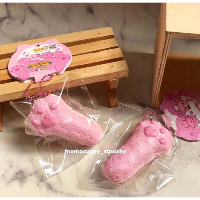 PROMO SQUISHY LICENSED kitty macaron paw by punimaru (100% ORI)