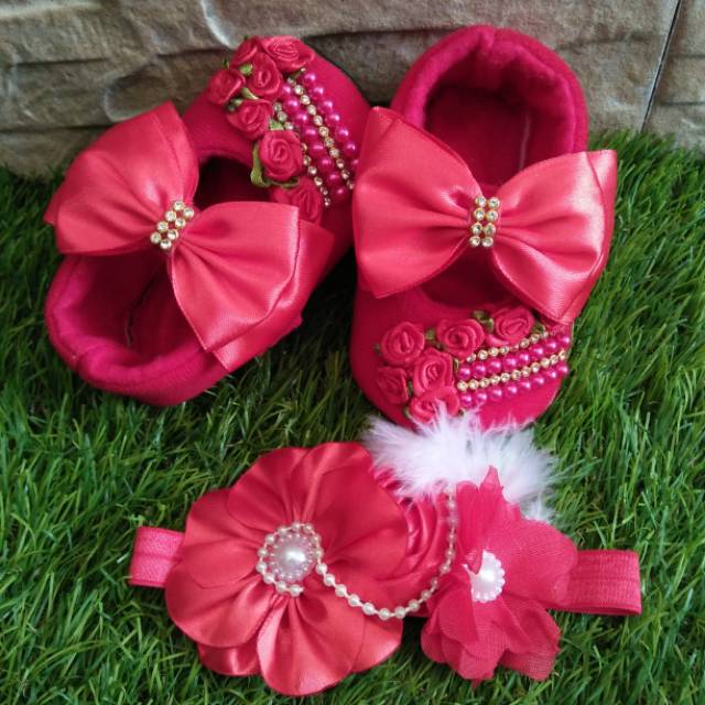 1 set (sepatu bayi Flat + bando)