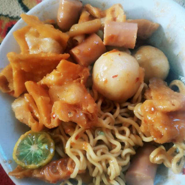 

Mie setan