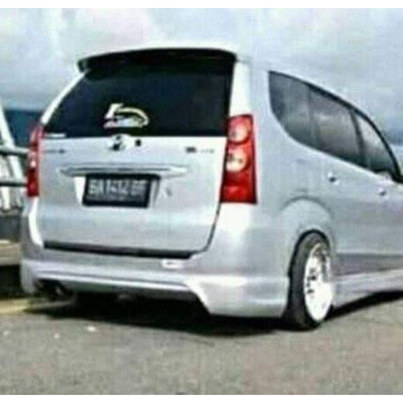 bodykit belakng samping avanza .