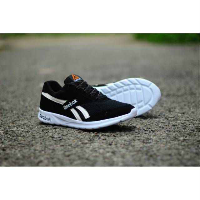 Sepatu Sneaker Kasual Sepatu Reebok Classik