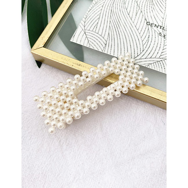 LRC Jepit Rambut Fashion White Resin Pearl Hairpin F59529