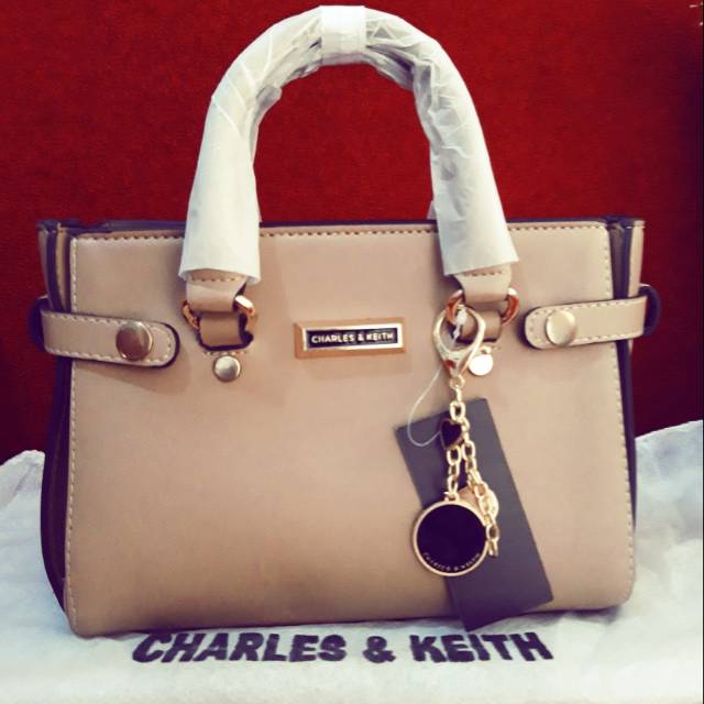 Charles and Keith bag selempang