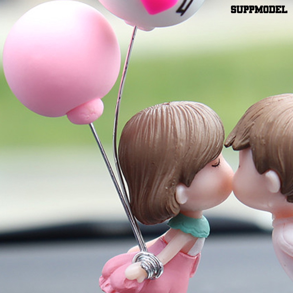 Miniatur Pasangan Berciuman Untuk Dekorasi Mobil