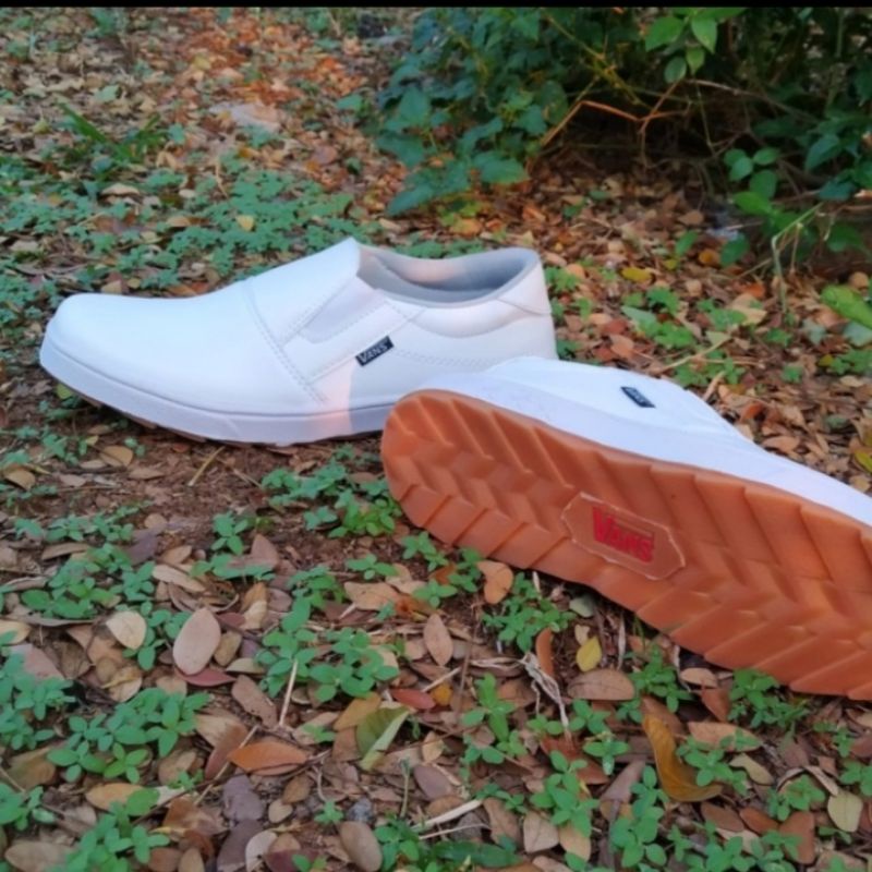 SEPATU KASUAL VANS SLIP ON PUTIH SEPATU TANPA TALI SEPATU PRIA WANITA