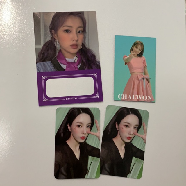 iz*one oneiric diary photocard sharing hyewon chaewon eunbi