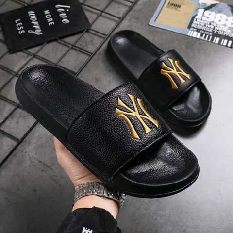 Sandal Selop Mewah Musim Panas Kustom Pantai Mode Sandal Ploking Timbul Kustom untuk Pria dan Wanita. Sandal Sendal Alas Kaki Slide Kustom