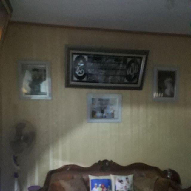 Wallpaper Dinding Bunga Embos Gold Elegant / Wallpaper Dinding Embossed Gold