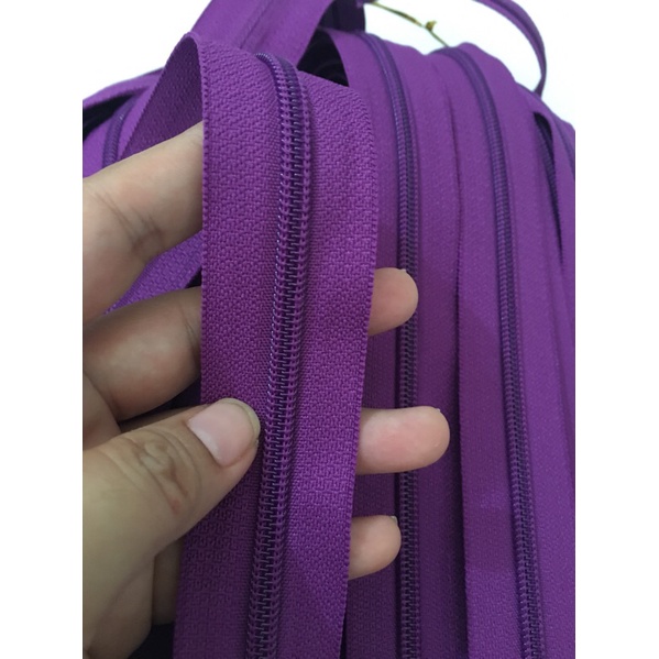 Daun Resleting YKK No 5 Ungu Per Meter