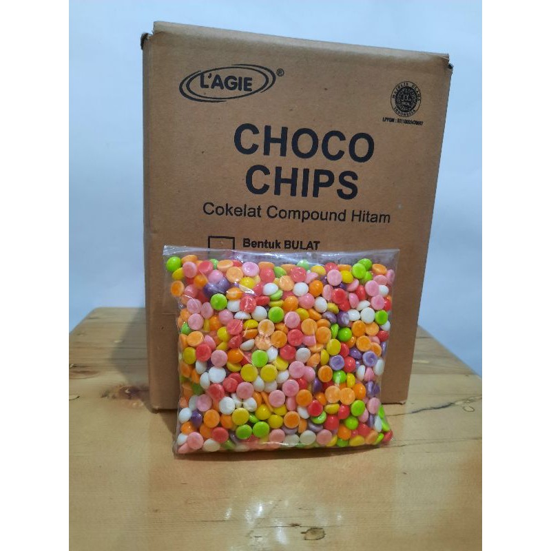 

LAGIE CHOCO CHIPS RAINBOW REPACK 200 GR 1/2 BULAT