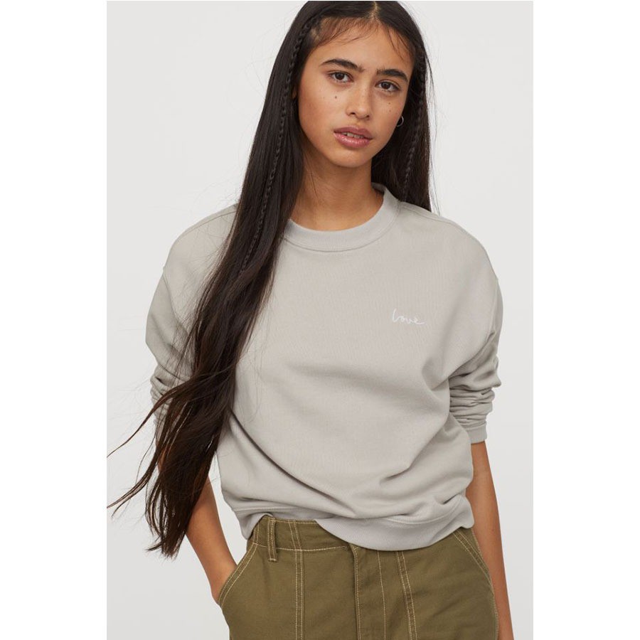 DIVIDED by H M  Sweat Love Greige Sweater Wanita  