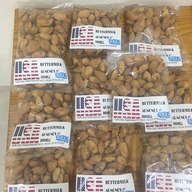 

Kacang almond panggang buttermilk dengan kulit