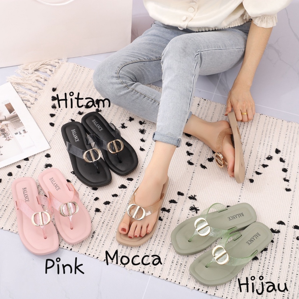 Sandal Jelly Wanita Model Jepit Liontin Balance 1256