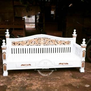 400+ Kursi Kayu Putih Gratis Terbaik