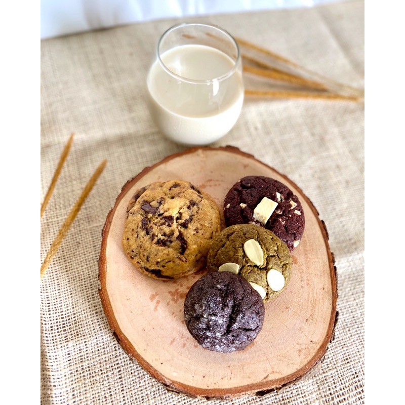 

BOX OF 12 - SOFT BAKED CHEWY COOKIES - GOOEY DOUBLE CHOCO CHUNKS CHIPS RED VELVET MATCHA ALMOND