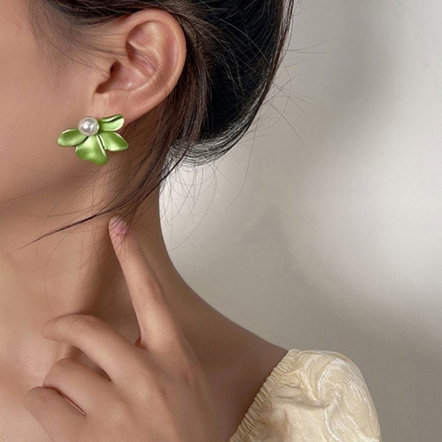 Anting Bentuk Bunga lily Warna Hijau Untuk Wanita