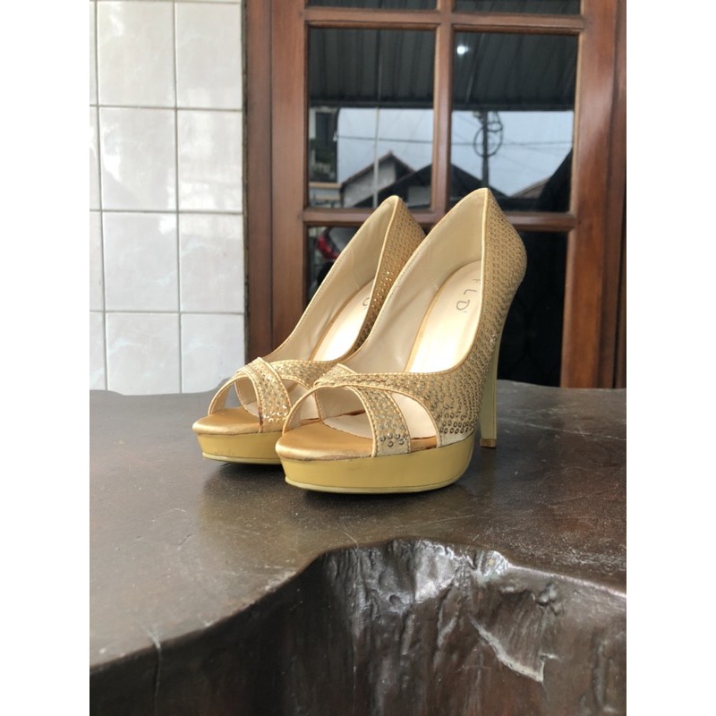 Sepatu Pesta Gold Fladeo FLD Preloved